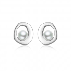 Pearl earrings in 925 sterling silver