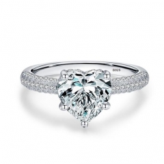 Single stone ring in 925 sterling silver